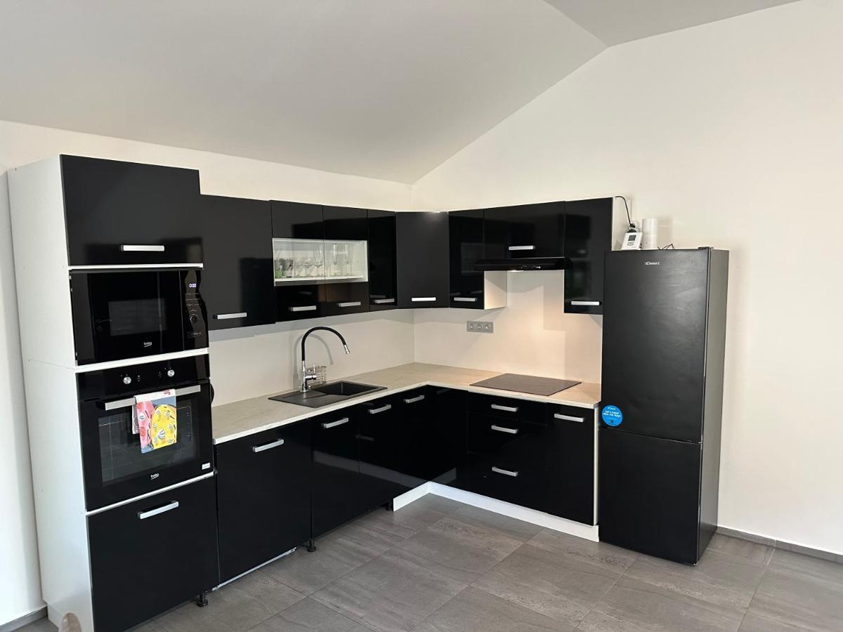 Apartman Byt 75M2 Klid Priroda Pro Rodinu Прага Екстер'єр фото