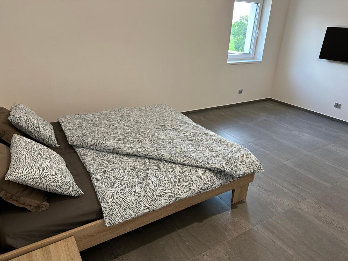 Apartman Byt 75M2 Klid Priroda Pro Rodinu Прага Екстер'єр фото