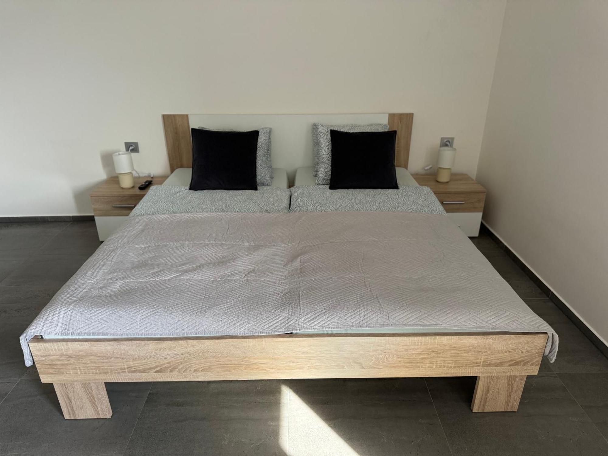 Apartman Byt 75M2 Klid Priroda Pro Rodinu Прага Екстер'єр фото